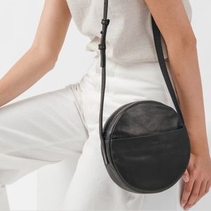 Baggu black circle purse with genuine leather